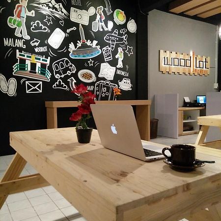 Woodlot Hostel Маланг Экстерьер фото
